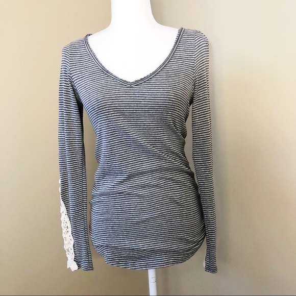 T Party NWT Embroidered Sleeve Gray Stripe Tee - S - Picture 1 of 11